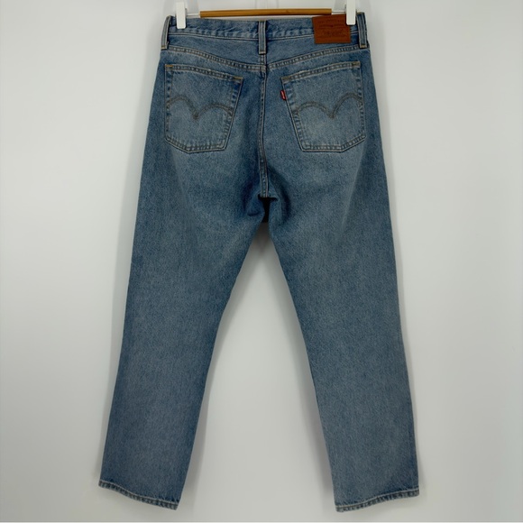 Levi’s Wedgie Straight Jeans Women’s 28 Distressed Ripped Light Wash Denim - Picture 2 of 5